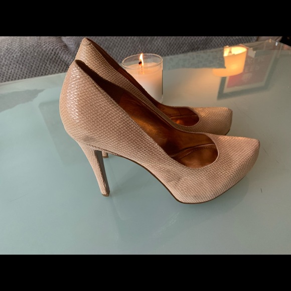 Shoes BCBG tan - Picture 7 of 8